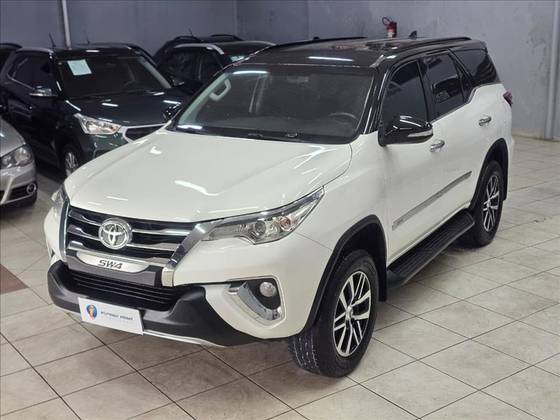 TOYOTA HILUX SW4 2.7 SR 7 LUGARES 4X2 16V FLEX 4P AUTOMÁTICO TOYOTA HILUX SW4 2.7 SR 7 LUGARES 4X2 16V FLEX 4P AUTOMÁTICO